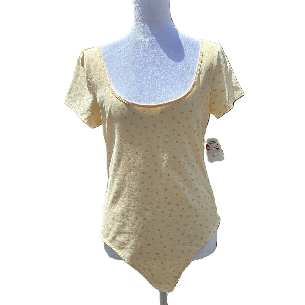 BP Bodysuit Cream Floral Women's Size L Short Sleeve Scoop Neck NWT‎ Cottagecore